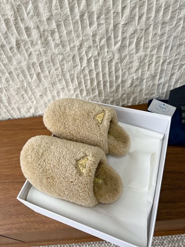 Шлепанцы меховые женские фото 4