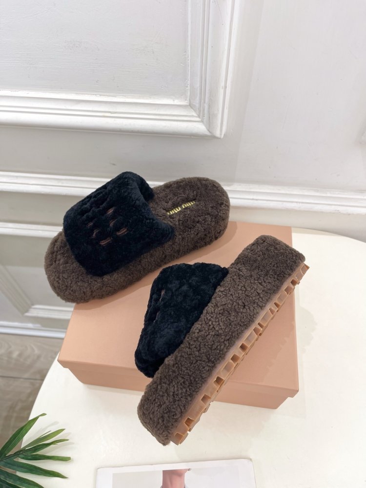 Шлепанцы меховые женские фото 5