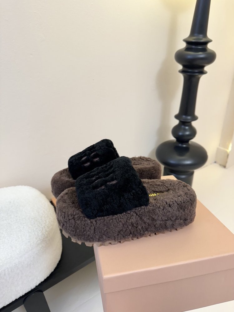 Шлепанцы меховые женские фото 5