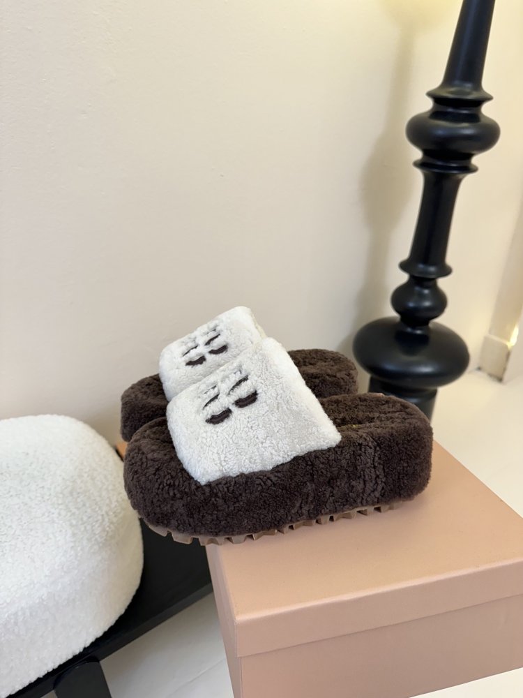 Шлепанцы меховые женские фото 5