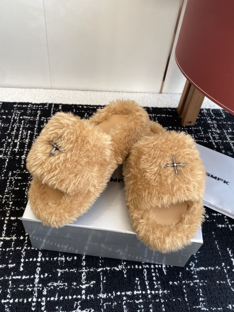 Шлепанцы меховые женские фото 5