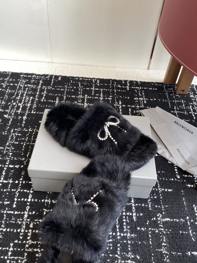 Шлепанцы меховые женские фото 5