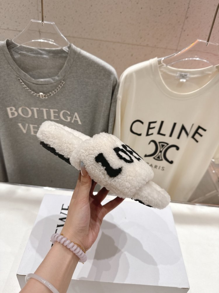 Шльопанці хутряні жіночі фото 5