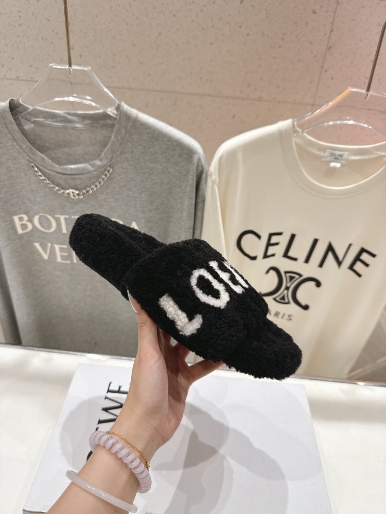 Шлепанцы меховые женские фото 5