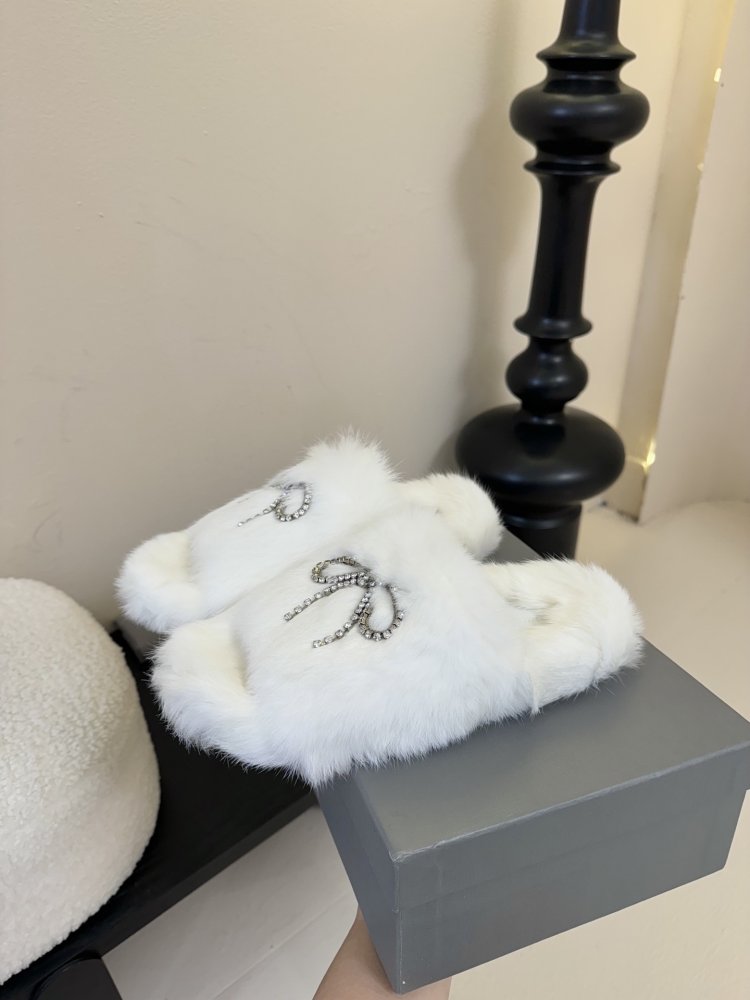 Шльопанці хутряні жіночі фото 5