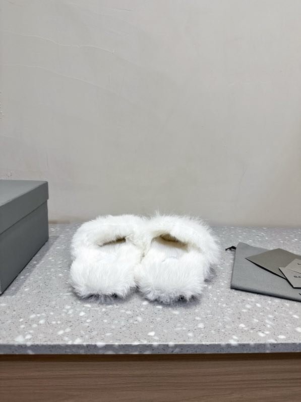 Шльопанці хутряні жіночі фото 5