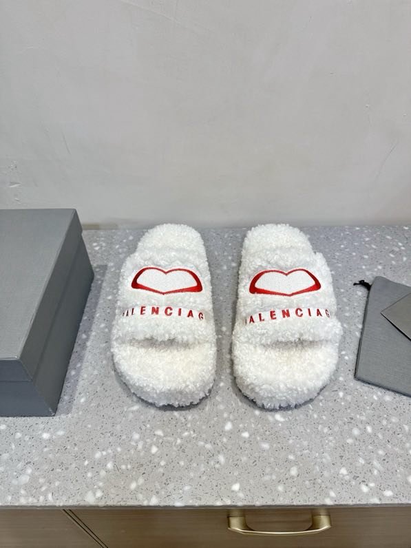 Шльопанці хутряні жіночі фото 5