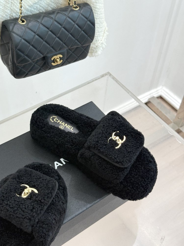 Шлепанцы меховые женские фото 5