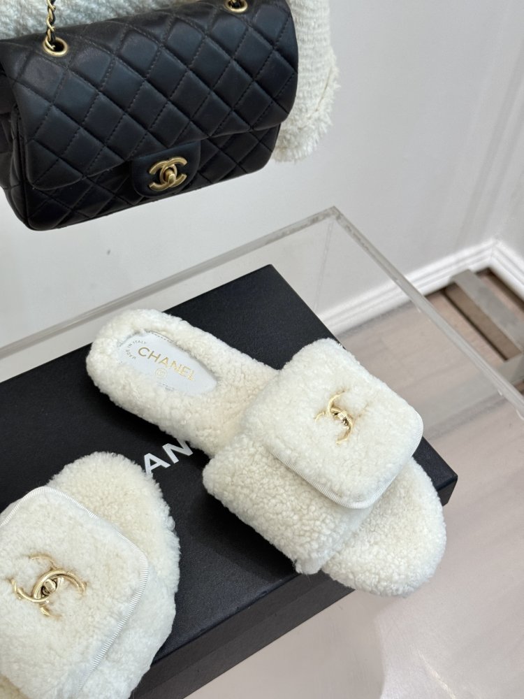 Шлепанцы меховые женские фото 5