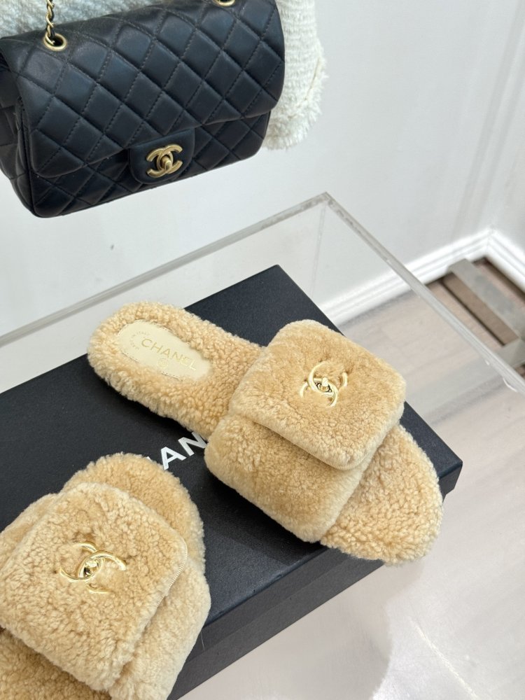 Шлепанцы меховые женские фото 5