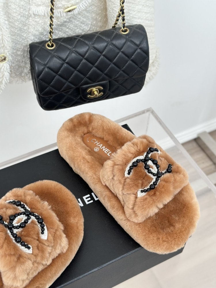 Шлепанцы меховые женские фото 5