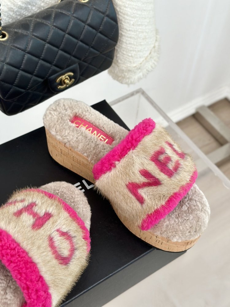 Шлепанцы меховые женские фото 5