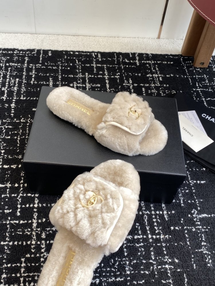 Шлепанцы меховые женские фото 5