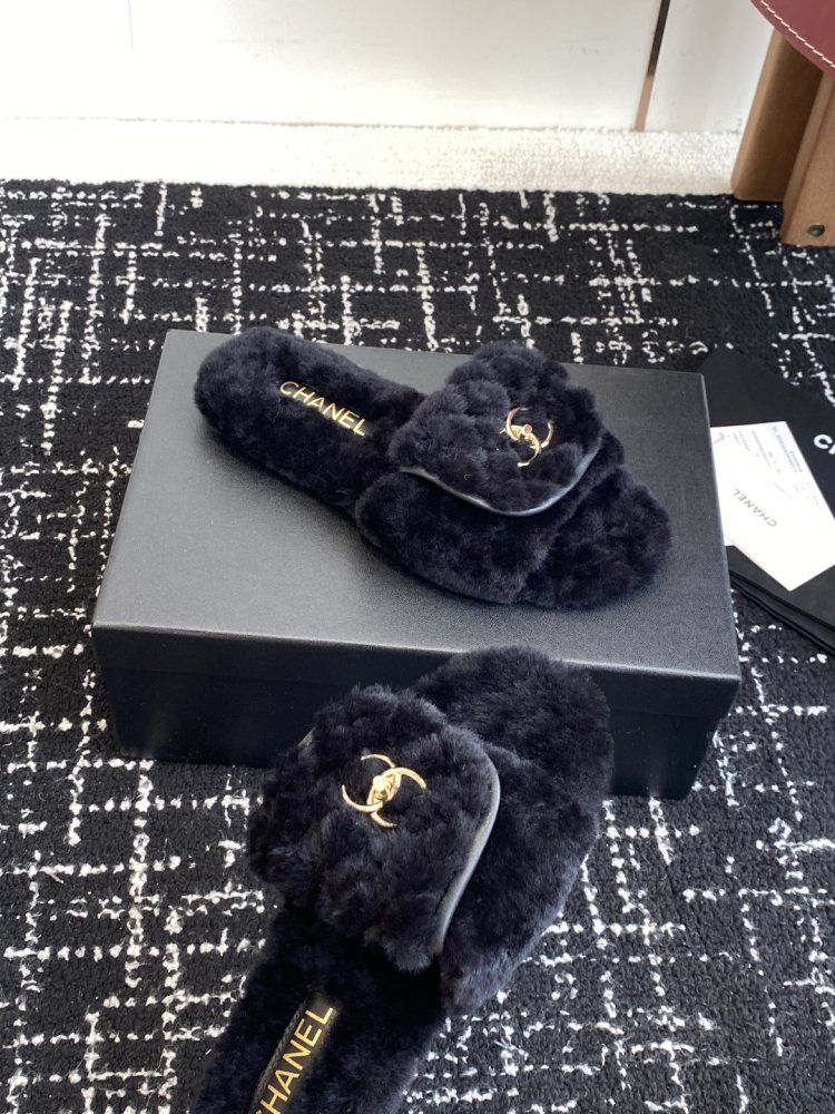 Шлепанцы меховые женские фото 5