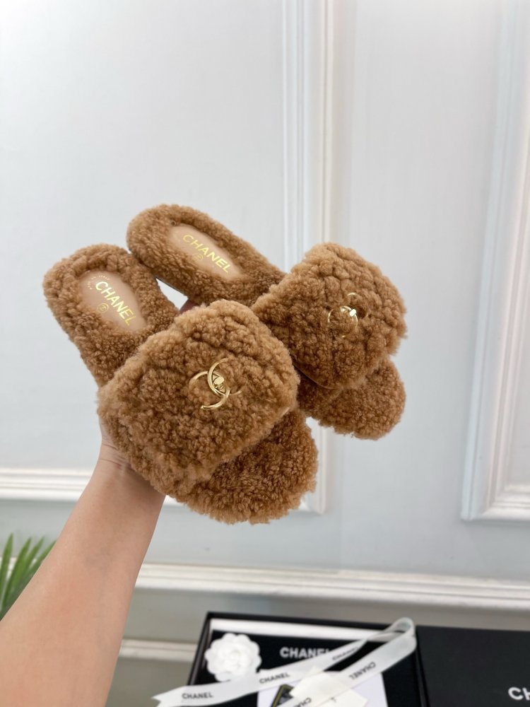 Шлепанцы меховые женские фото 5