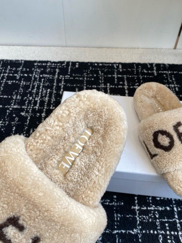 Шлепанцы меховые женские фото 5