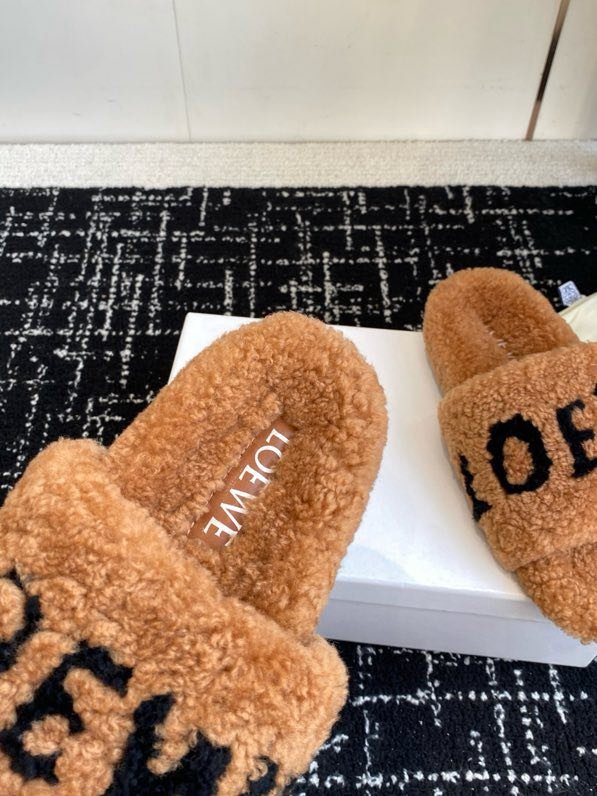 Шлепанцы меховые женские фото 5