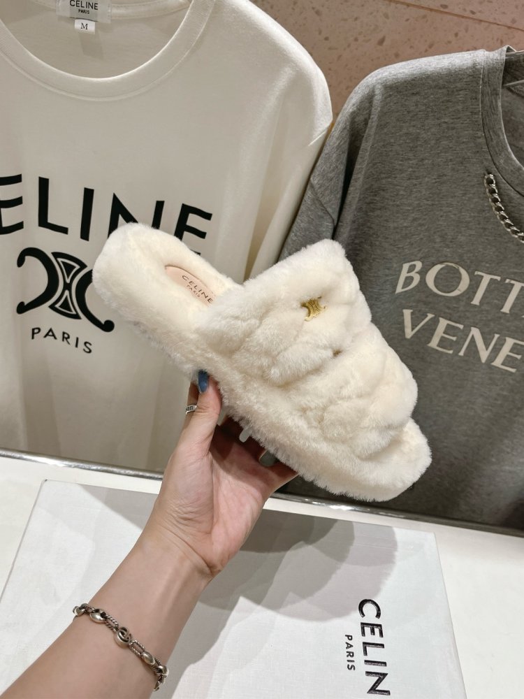 Шлепанцы меховые женские фото 5