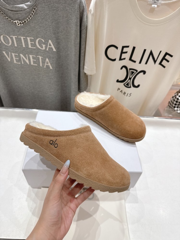 Шльопанці хутряні жіночі фото 5