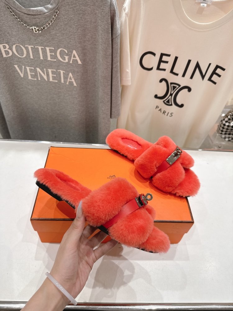 Шльопанці хутряні жіночі фото 5