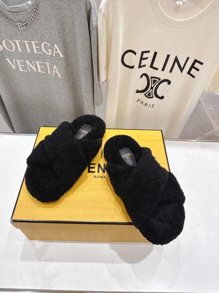 Шлепанцы меховые женские фото 5