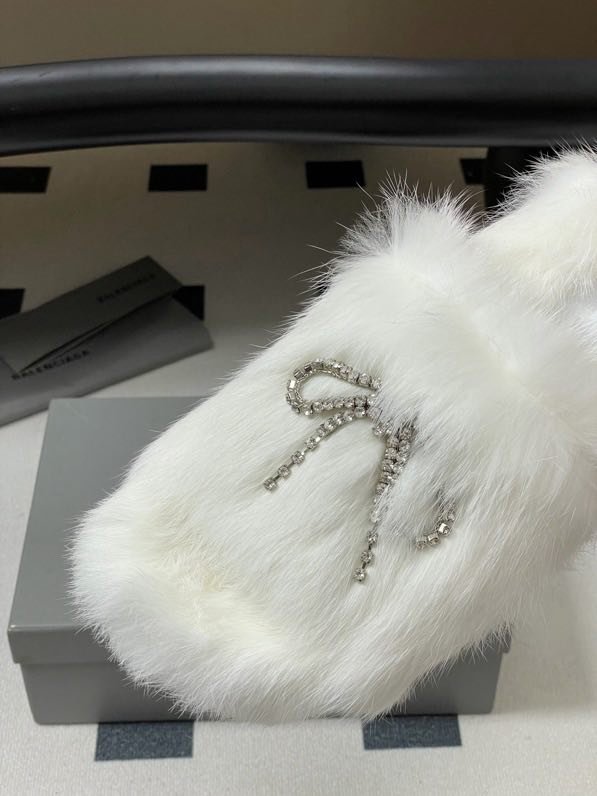 Шльопанці хутряні жіночі фото 5