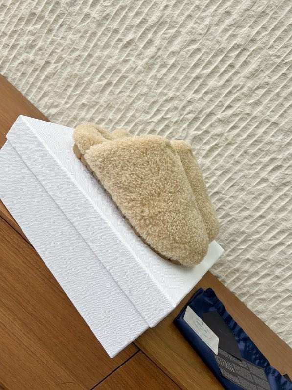 Шлепанцы меховые женские фото 5