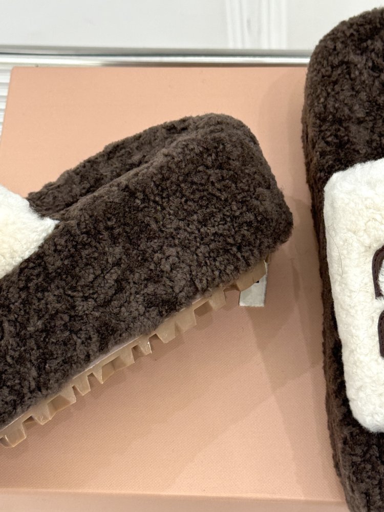 Шлепанцы меховые женские фото 6