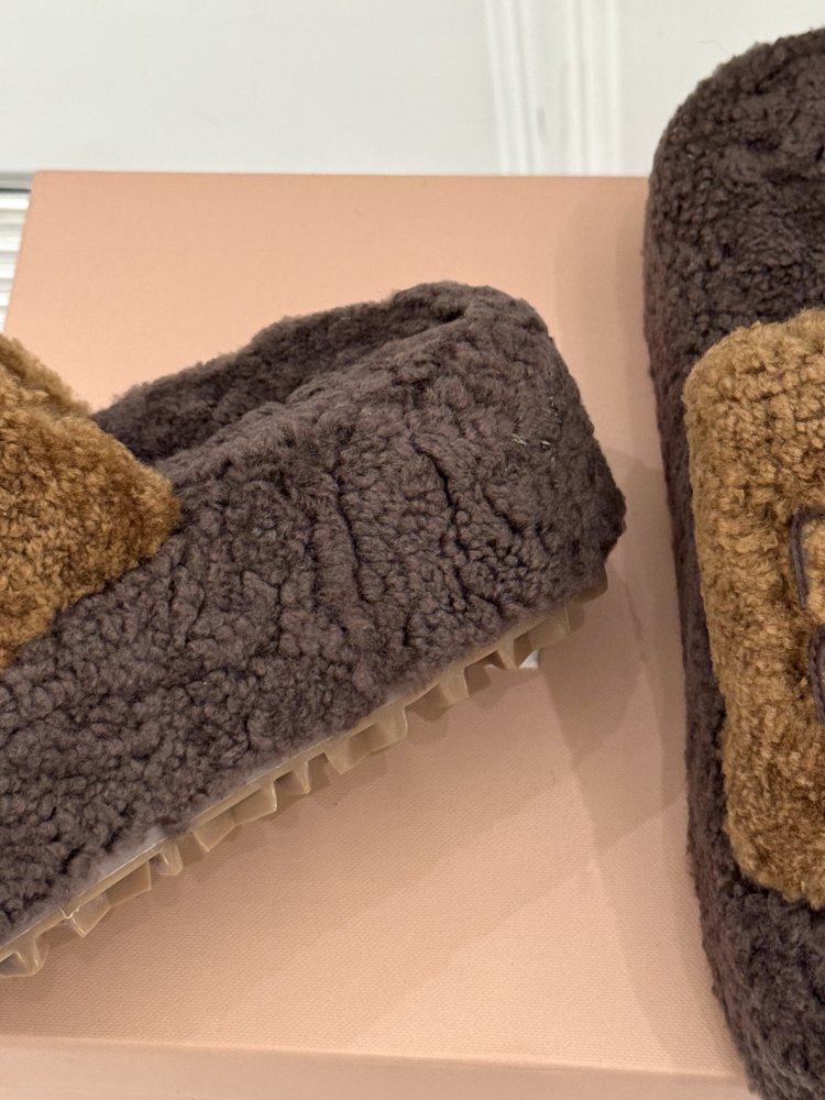 Шлепанцы меховые женские фото 6