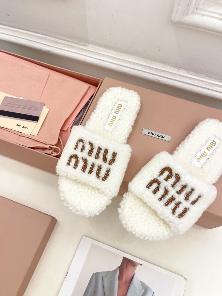 Шлепанцы меховые женские фото 6