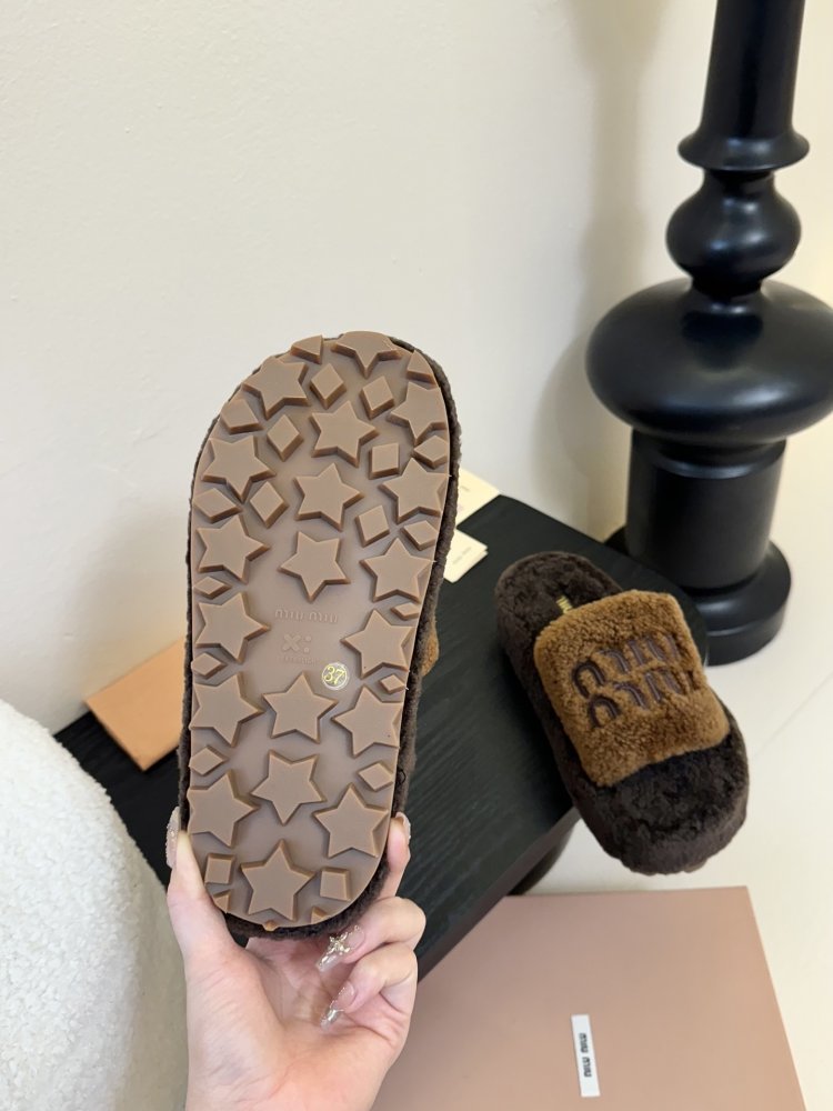 Шлепанцы меховые женские фото 6