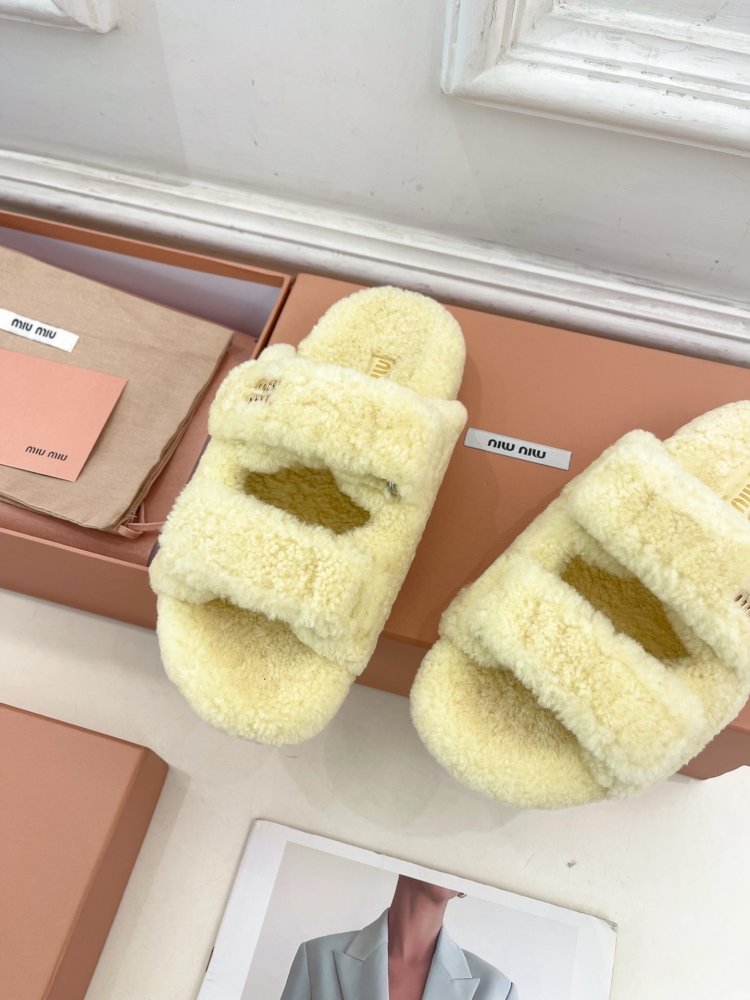 Шлепанцы меховые женские фото 6