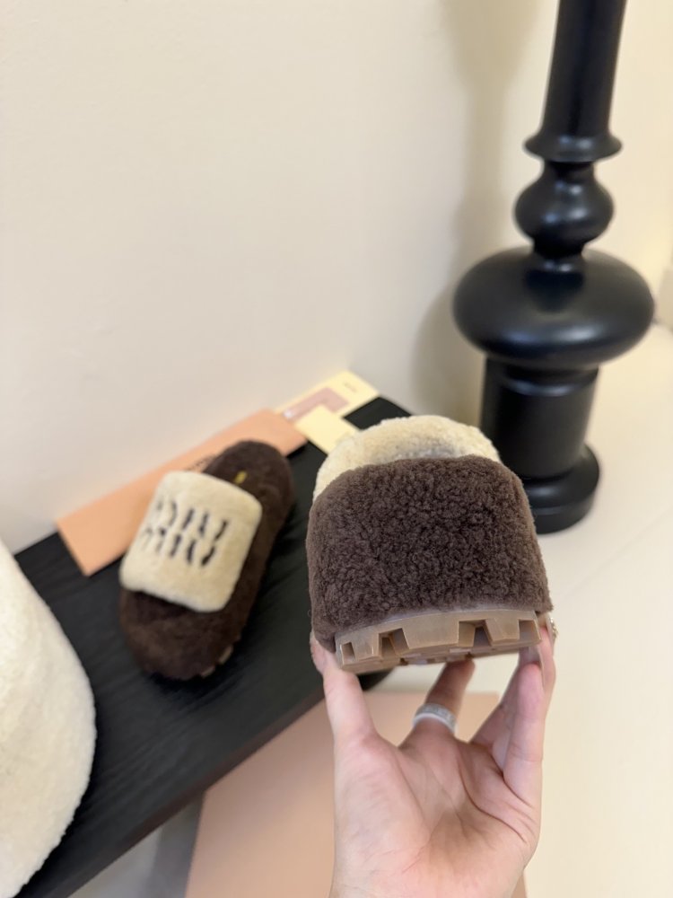 Шлепанцы меховые женские фото 6