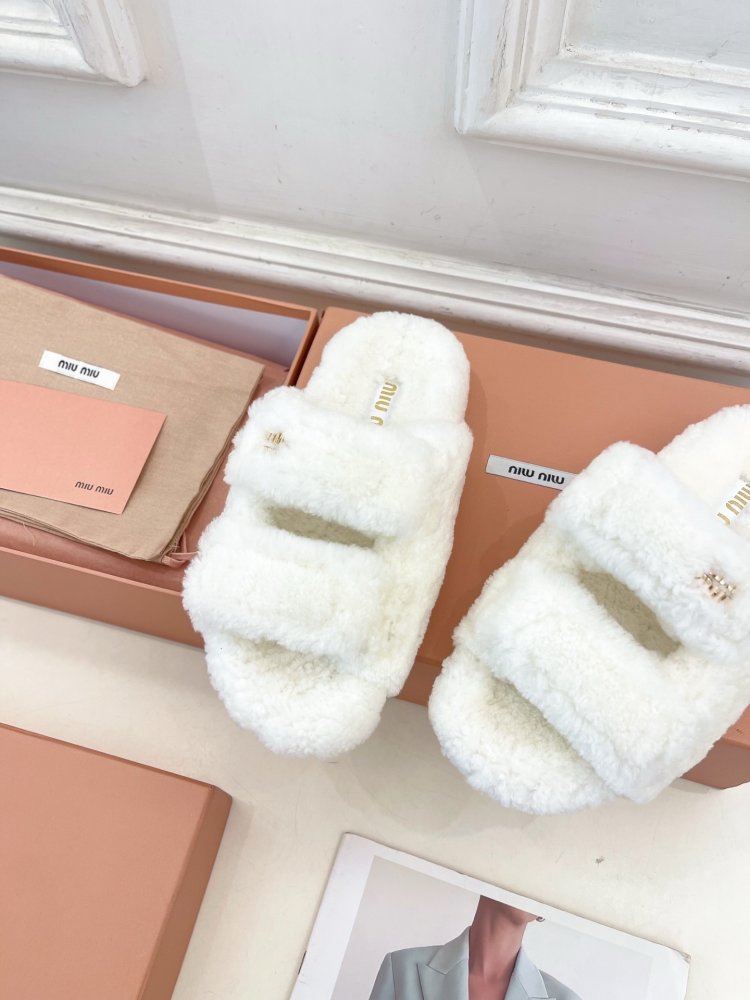 Шлепанцы меховые женские фото 6