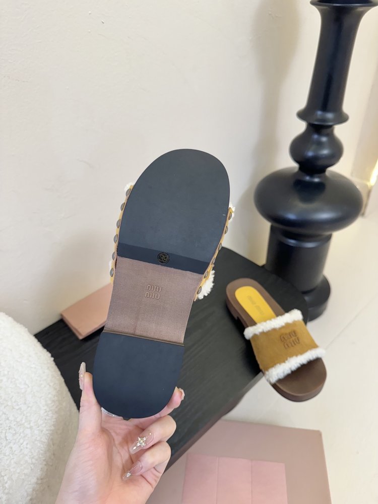 Шлепанцы меховые женские фото 6