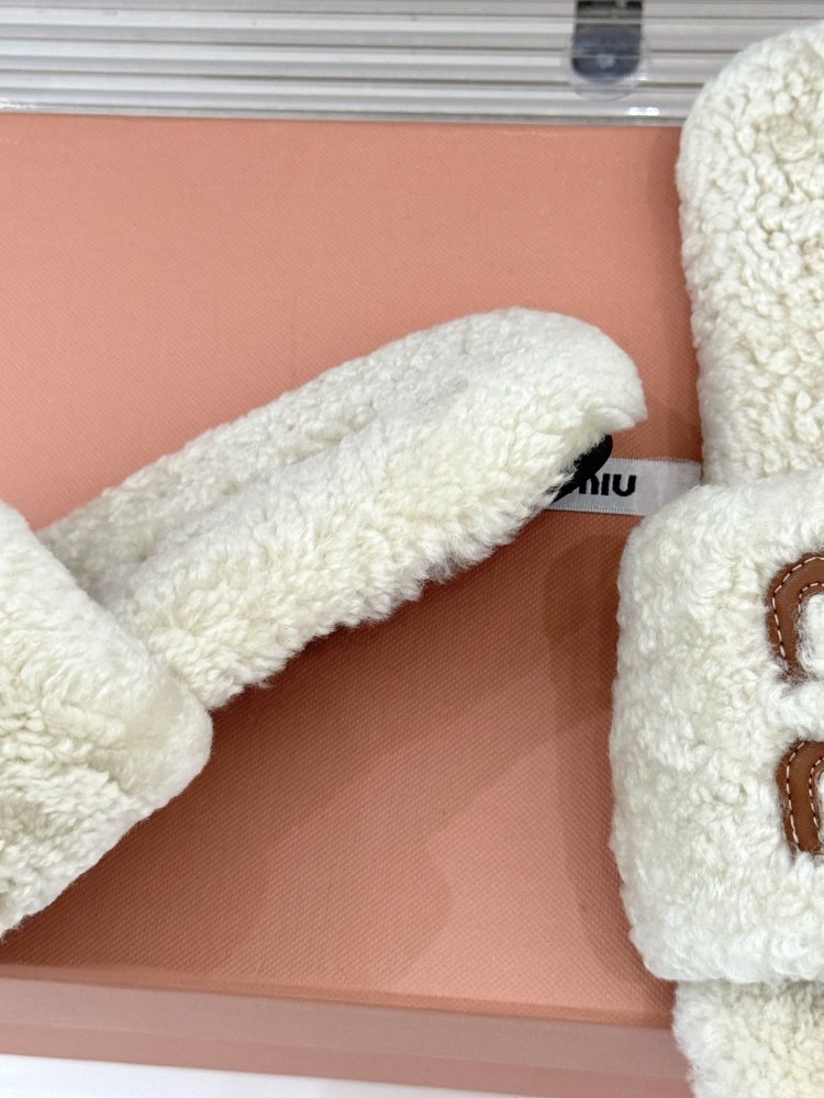 Шлепанцы меховые женские фото 6