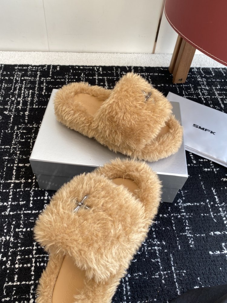Шлепанцы меховые женские фото 6