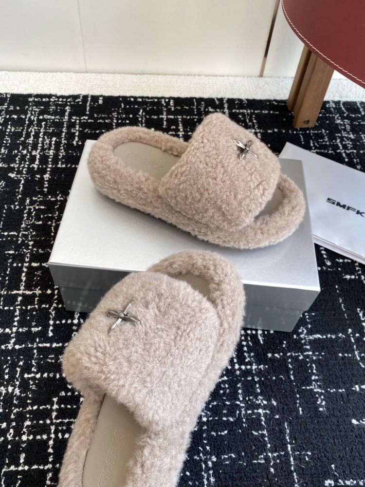 Шлепанцы меховые женские фото 6