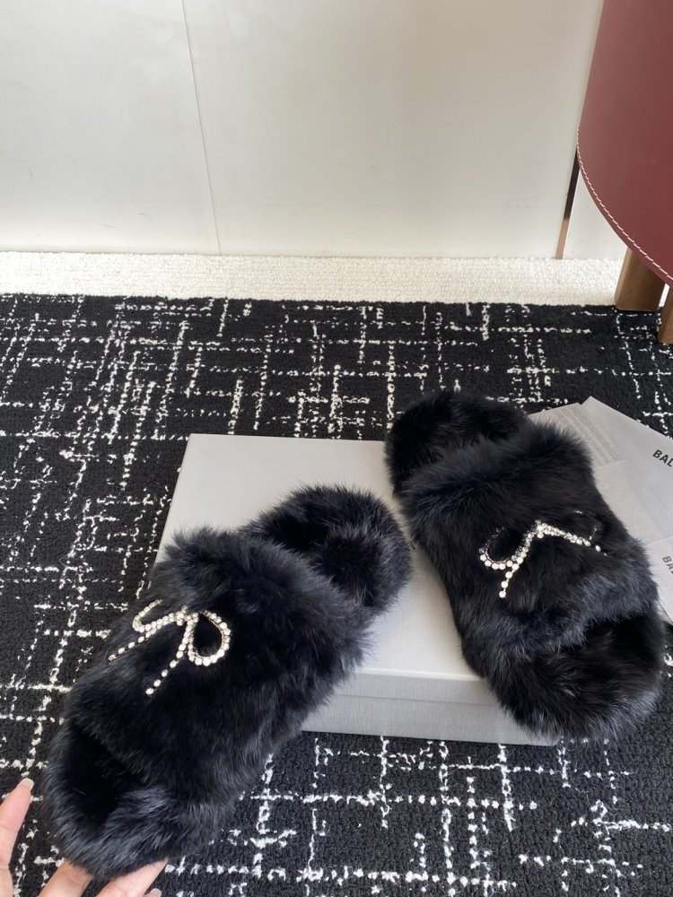 Шлепанцы меховые женские фото 6