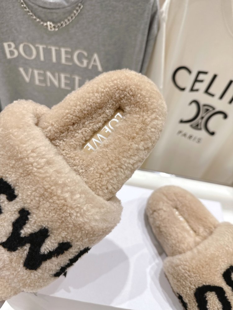 Шлепанцы меховые женские фото 6