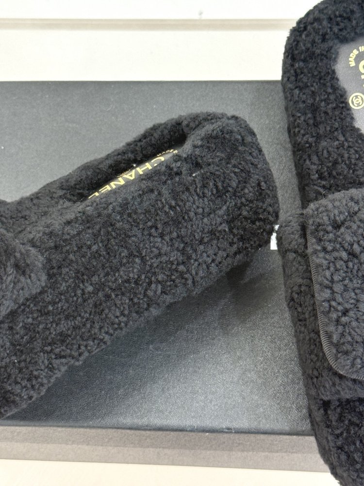 Шлепанцы меховые женские фото 6