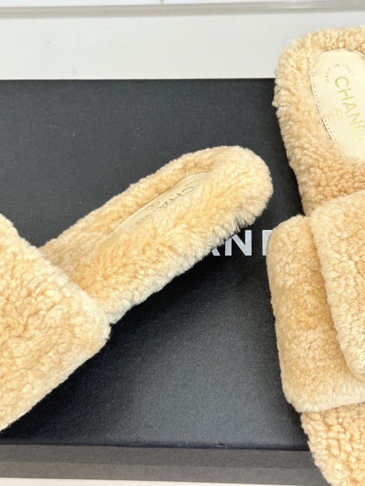 Шлепанцы меховые женские фото 6