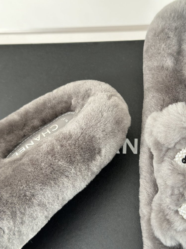 Шлепанцы меховые женские фото 6