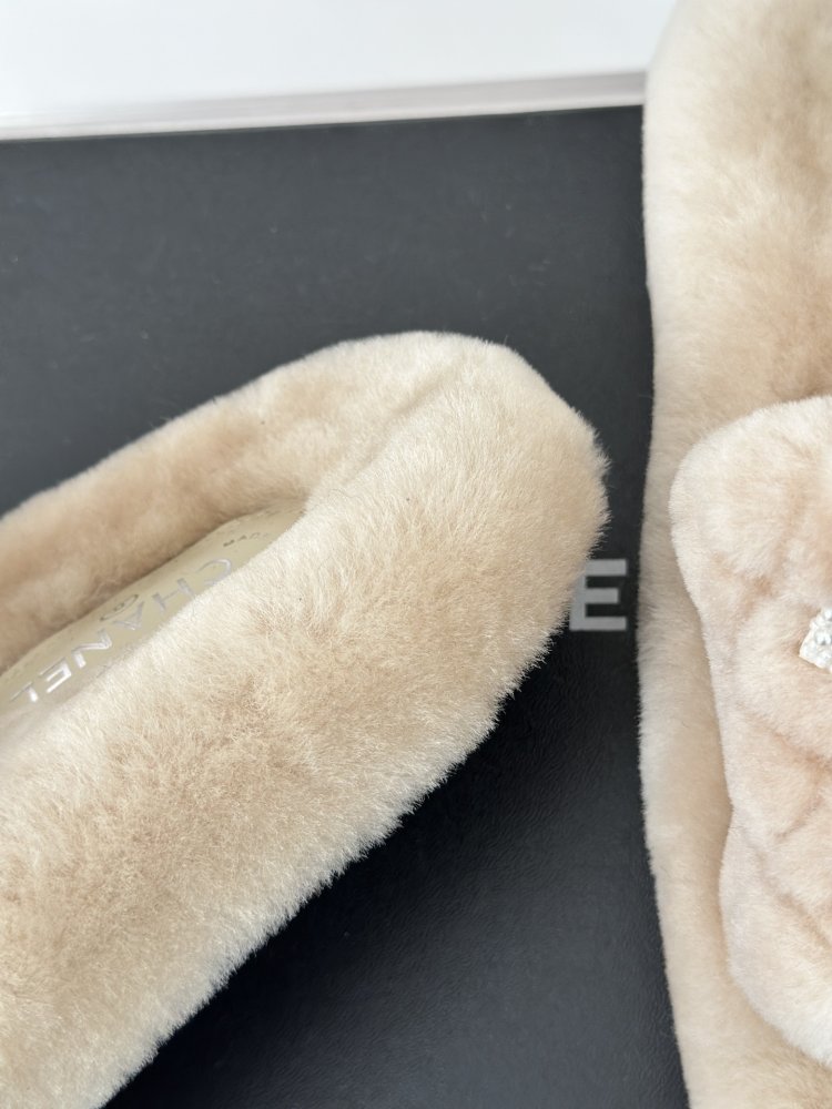 Шльопанці хутряні жіночі фото 6