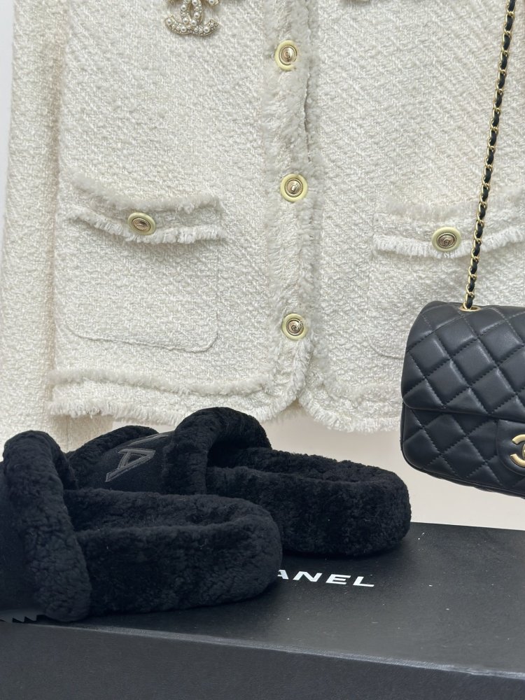 Шлепанцы меховые женские фото 6