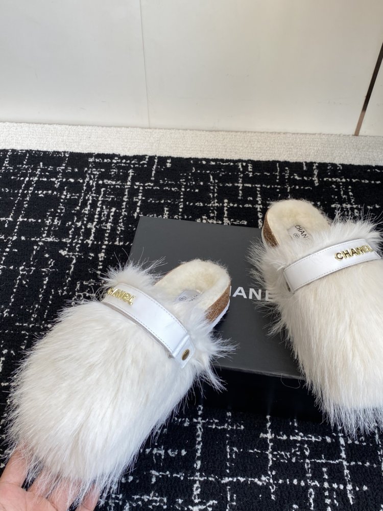 Шлепанцы меховые женские фото 6