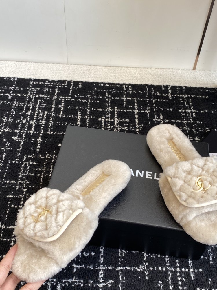 Шлепанцы меховые женские фото 6