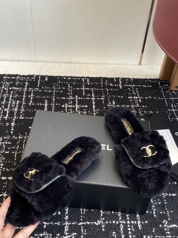 Шлепанцы меховые женские фото 6