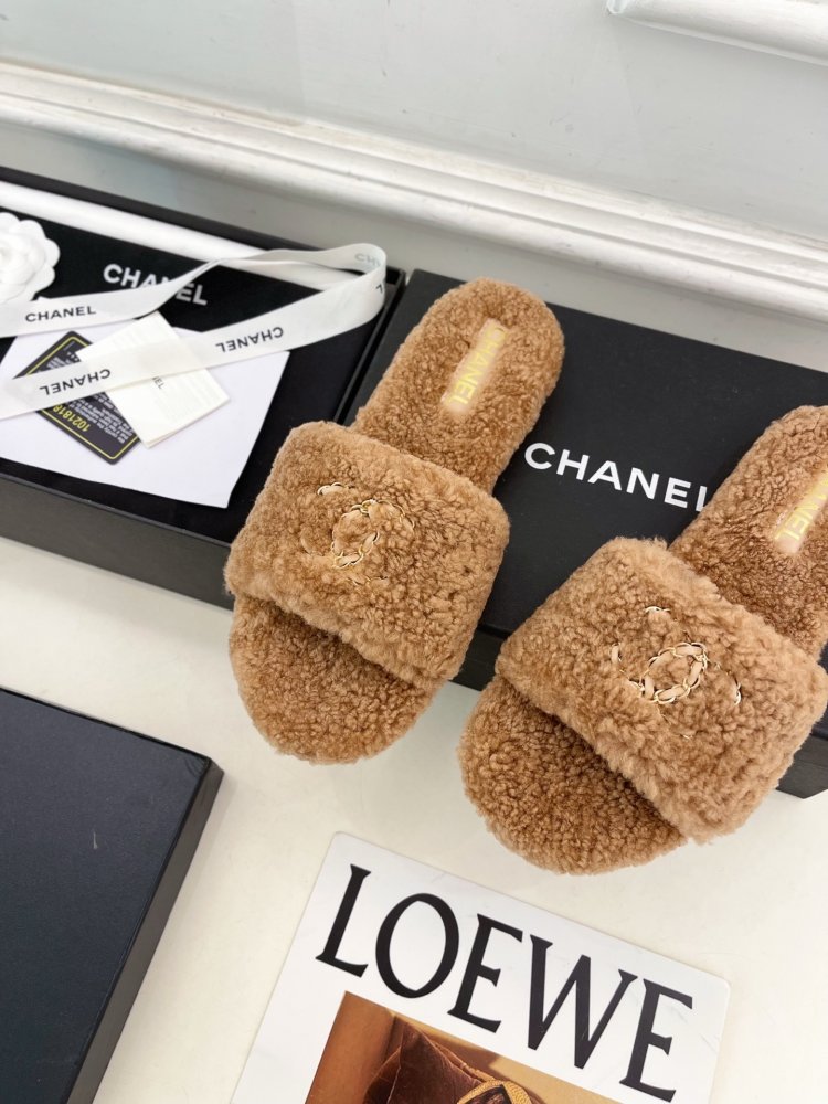 Шлепанцы меховые женские фото 6