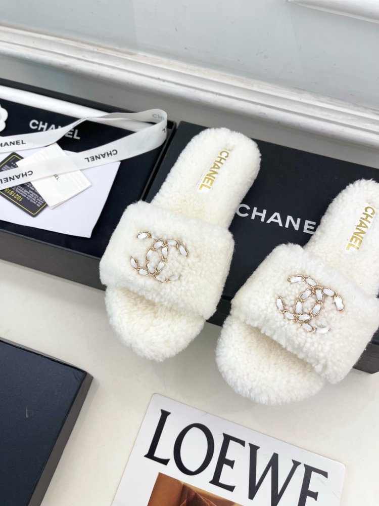 Шльопанці хутряні жіночі фото 6